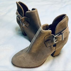 VINCE CAMUTO Taupe Ankle Booties